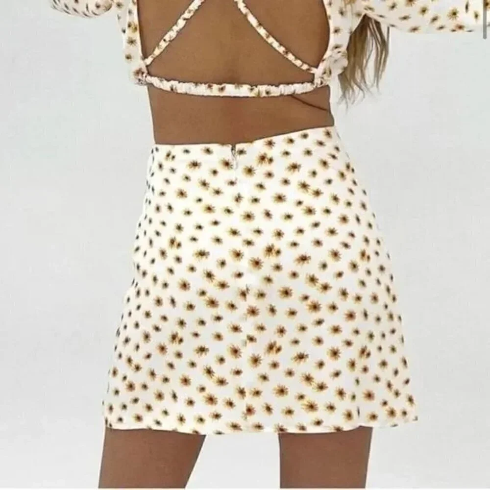 WeWoreWhat Mini Slip Skirt Ditsy Daisies Ivory Skirt Mini Size Small